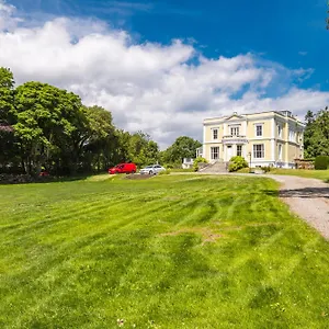 Montebello House Guest house